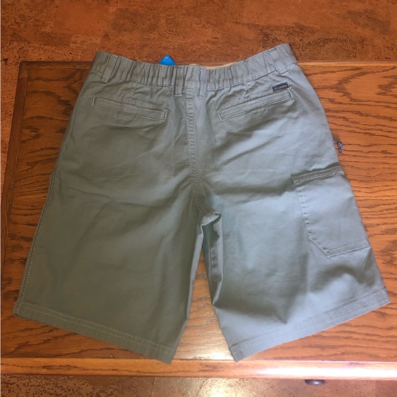 NEW Columbia Flex ROC shorts. Size: Youth Large. Olive Green color. - Picture 5 of 7
